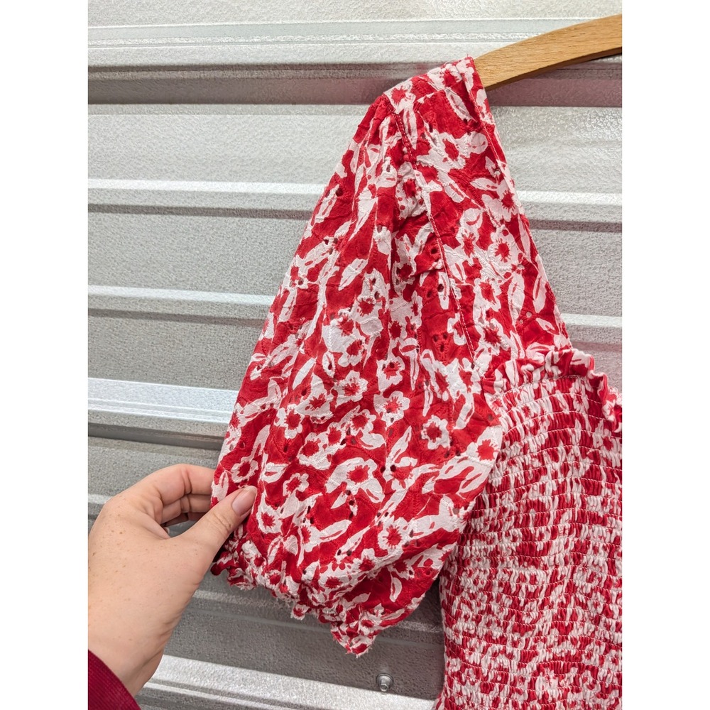 Anthropologie NWT Red White Floral Smocked Eyelet Puff Sleeve Crop Top- XS - Picture 8 of 8